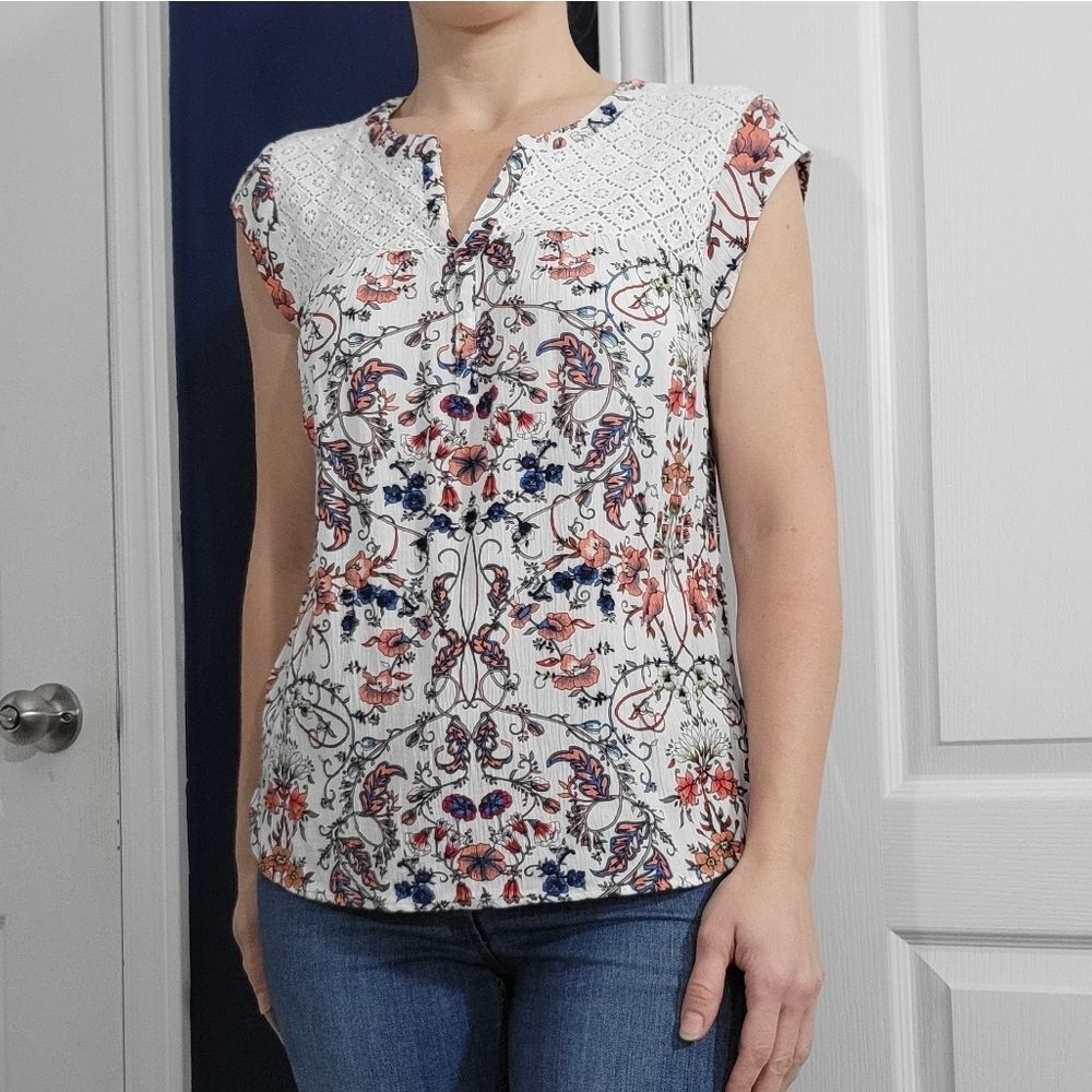 DR2 Sleeveless Blouse  